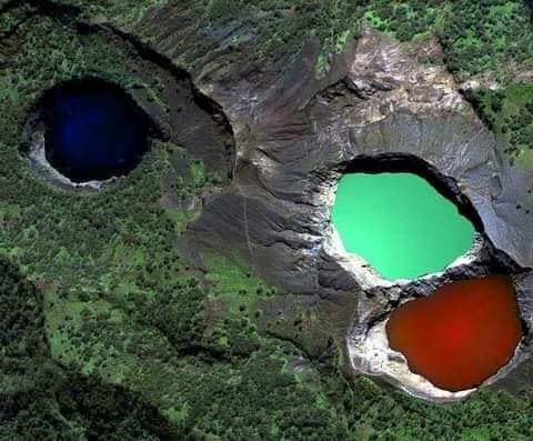 Danau Kelimutu