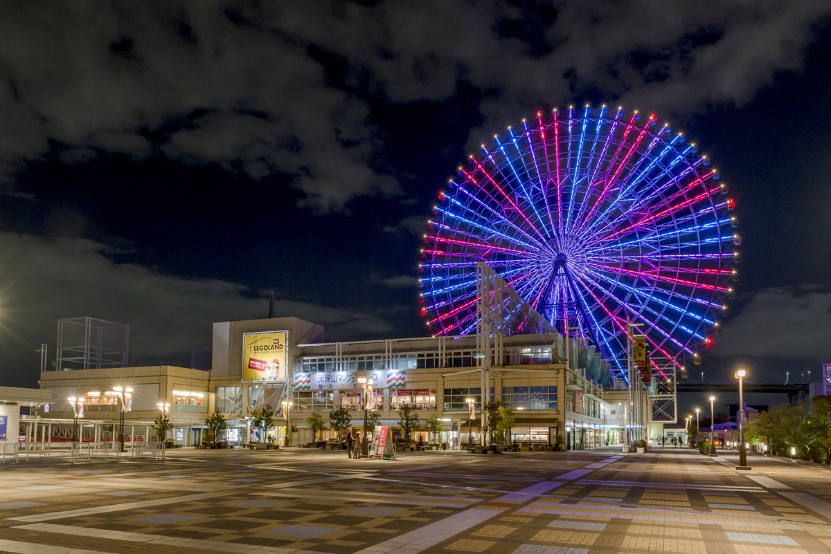 Tempozan Ferris Wheel: Pemandangan Osaka dari Ketinggian