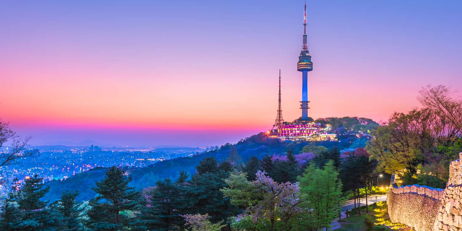 N Seoul Tower: Ikon Menawan di Puncak Seoul