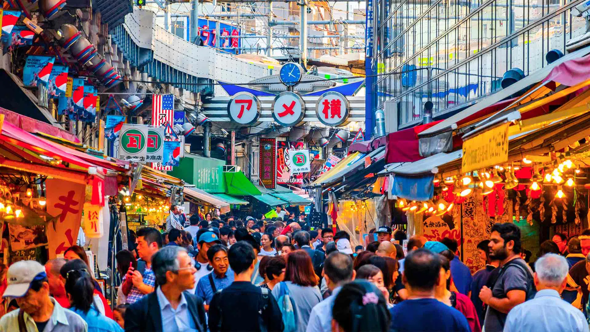 Ameyoko: Pasar Tradisional yang Penuh Kehidupan di Tokyo